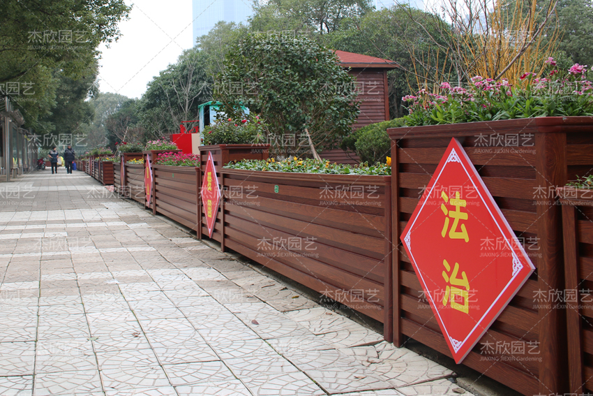 仿木花箱有哪些地方優(yōu)于木質(zhì)花箱？