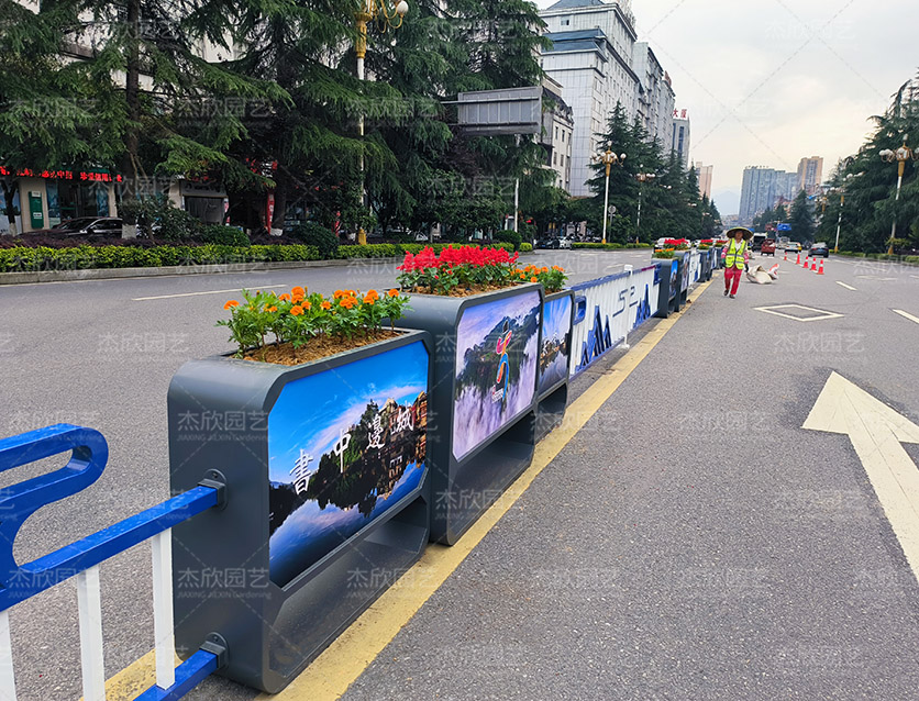 道路護欄花箱重慶案例不銹鋼花箱